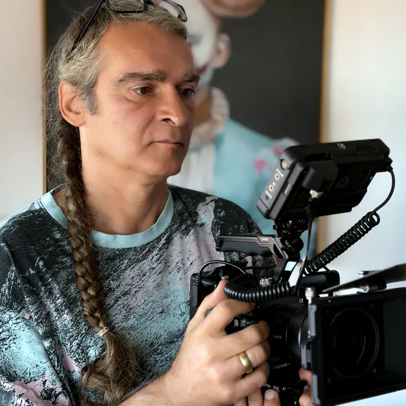 Kamil Goerlich mit einer Sony FX30